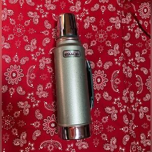 Vintage Aladdin Stanley Thermos A-944DH Green  With Handle, One Quart